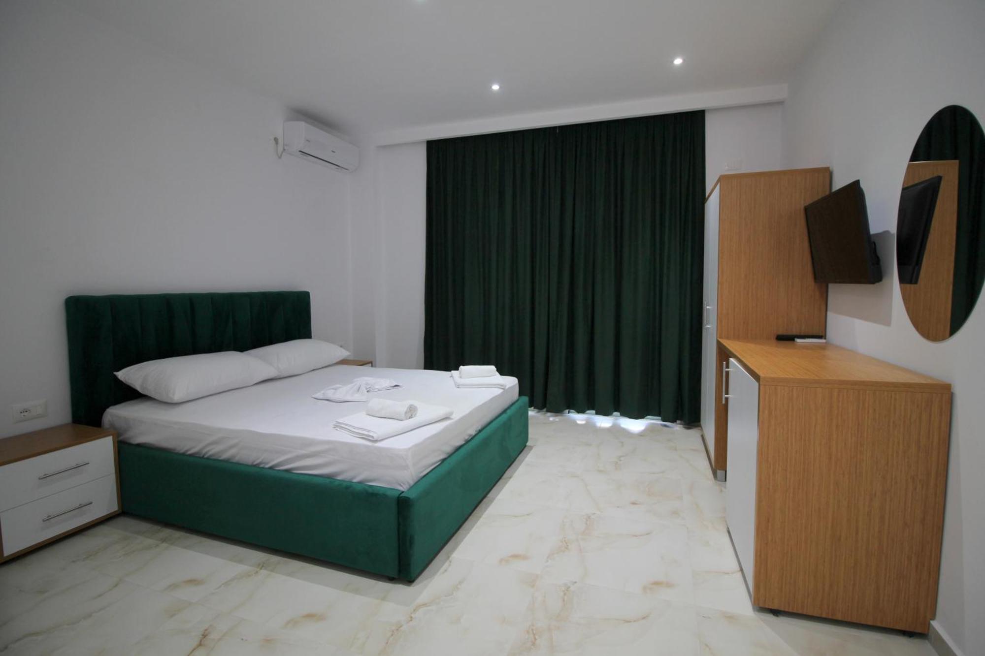 קסאמיל Moonshine Hotel מראה חיצוני תמונה